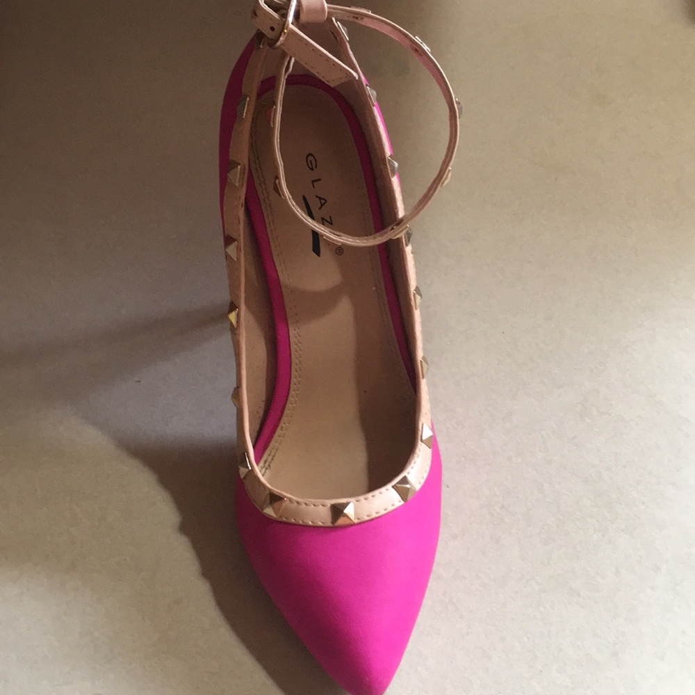 Shoes - Picture 2 of 4